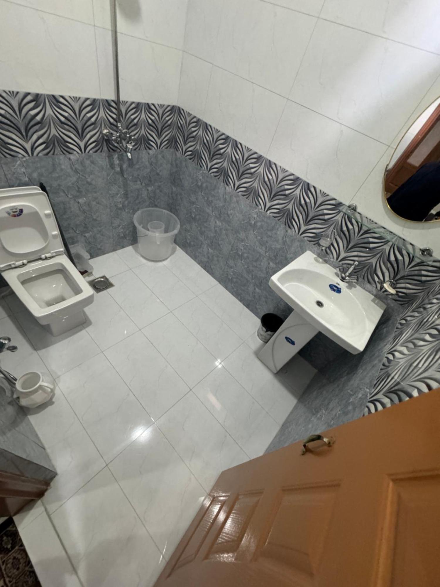 Royal Executive Inn Guest House Islamabad Zewnętrze zdjęcie