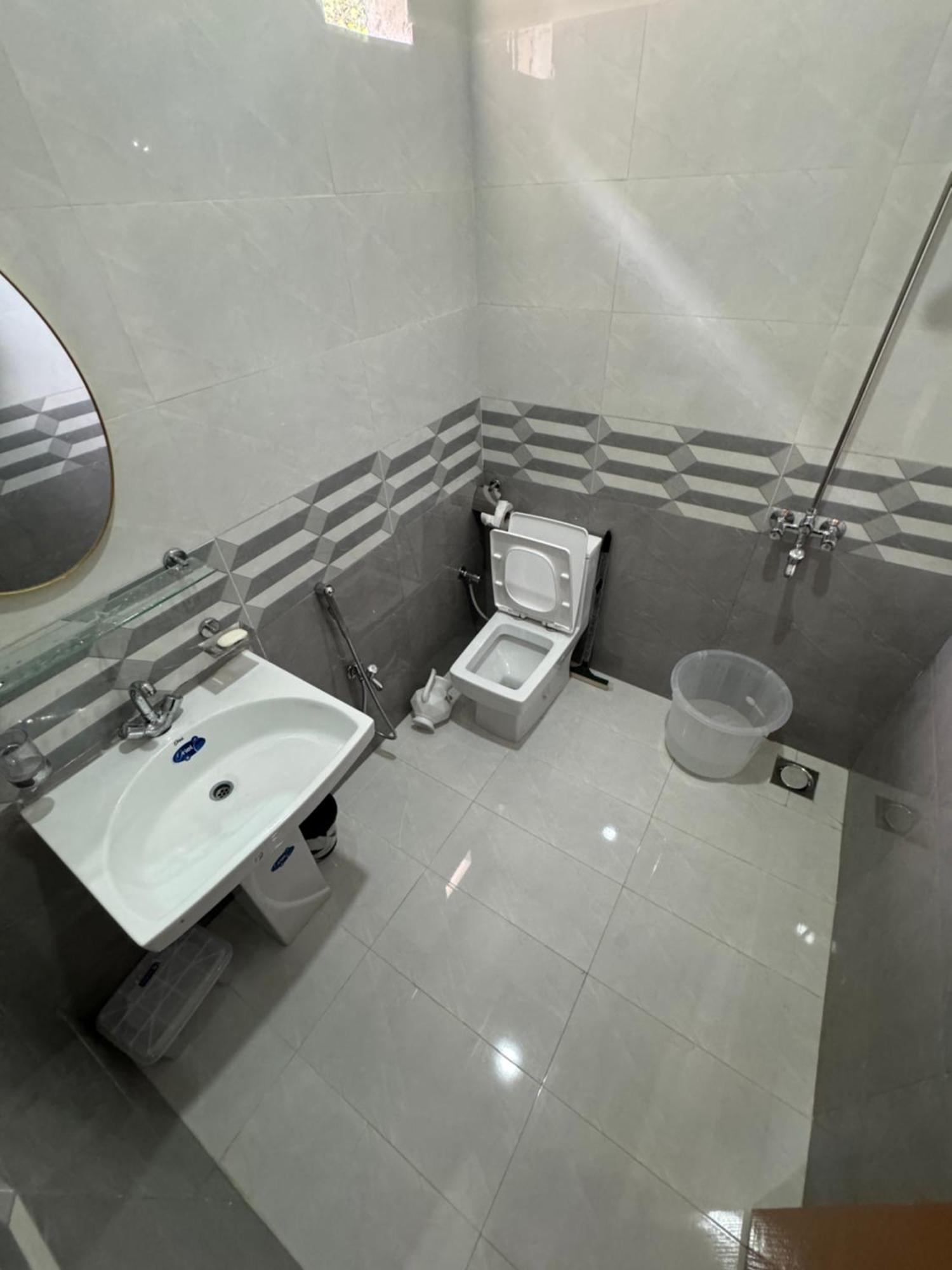 Royal Executive Inn Guest House Islamabad Zewnętrze zdjęcie