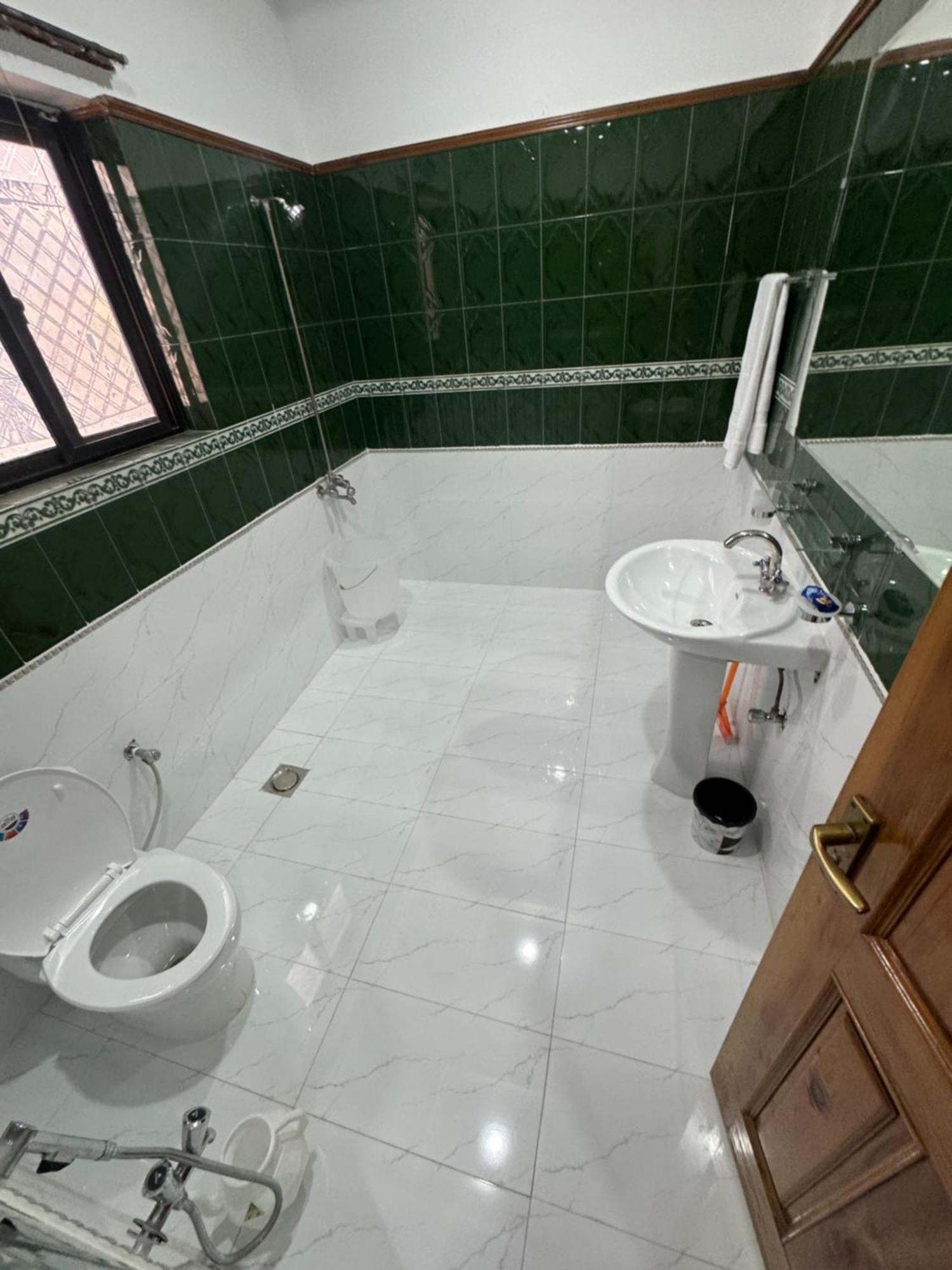Royal Executive Inn Guest House Islamabad Zewnętrze zdjęcie