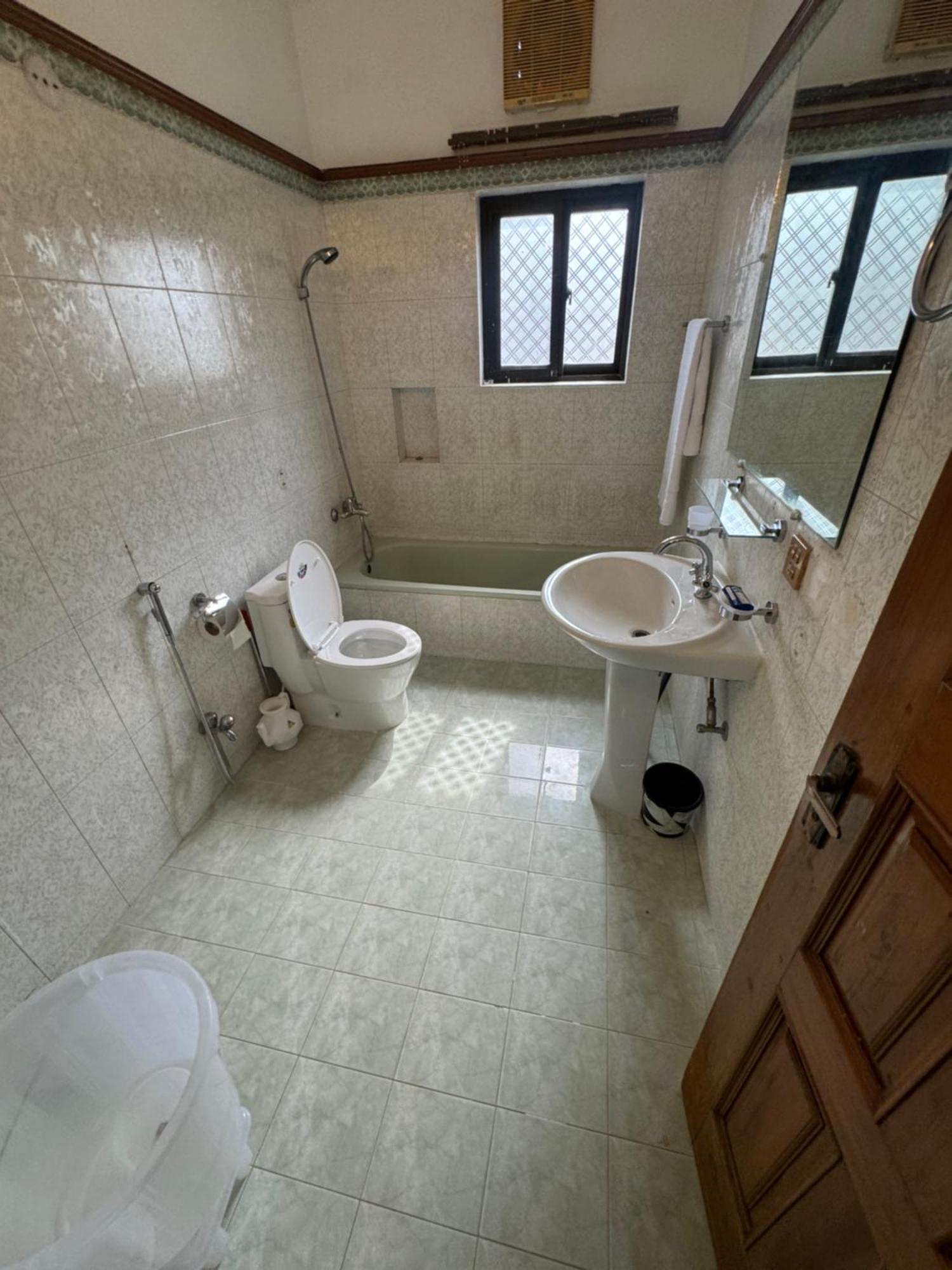 Royal Executive Inn Guest House Islamabad Zewnętrze zdjęcie