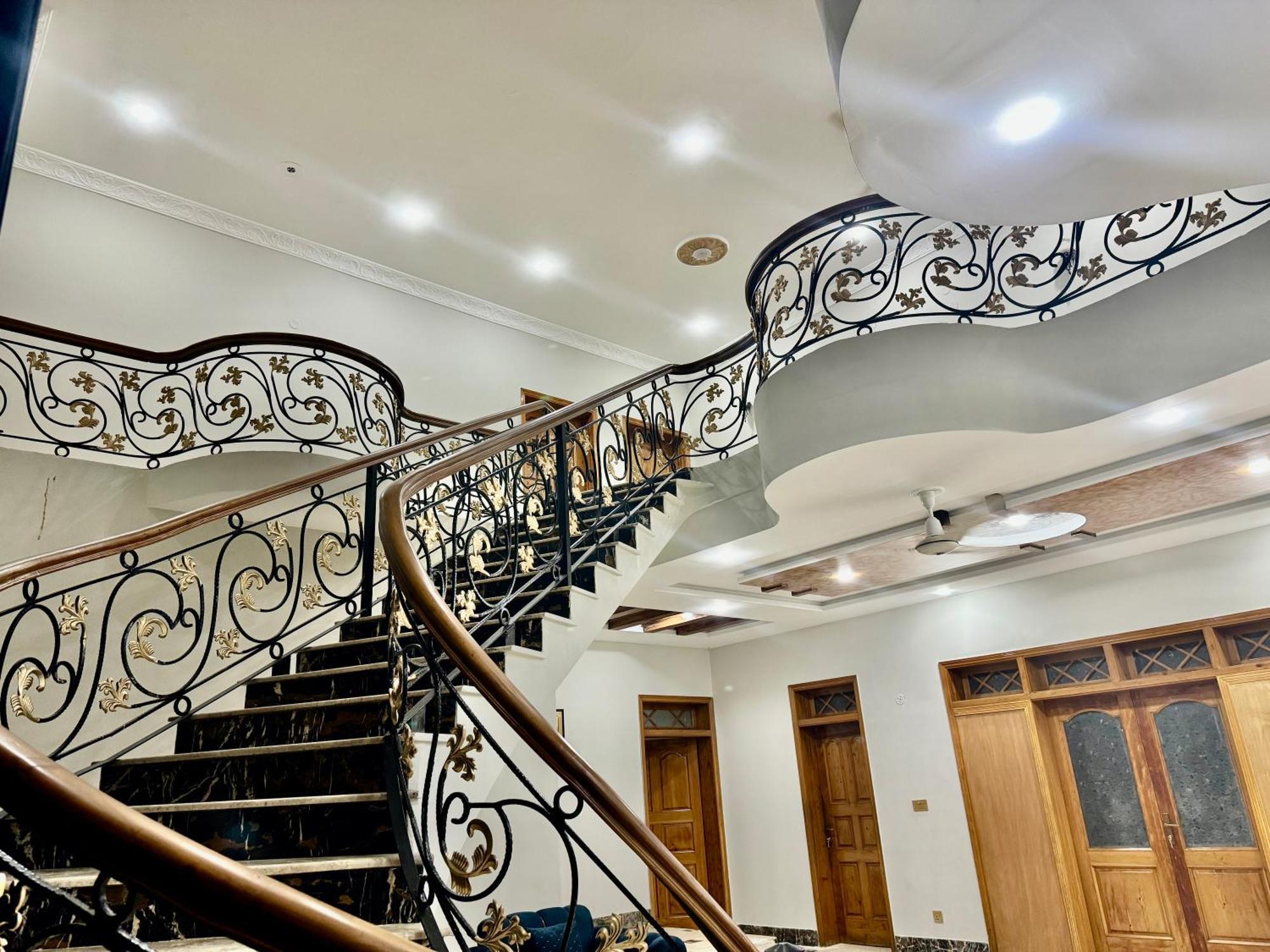 Royal Executive Inn Guest House Islamabad Zewnętrze zdjęcie